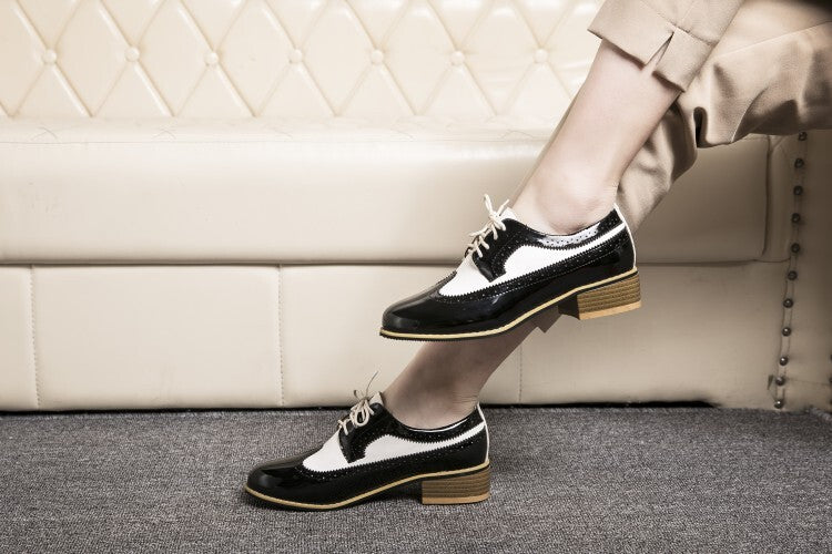 Women's Pointed Toe Bicolor Lace-Up Oxford Shoes