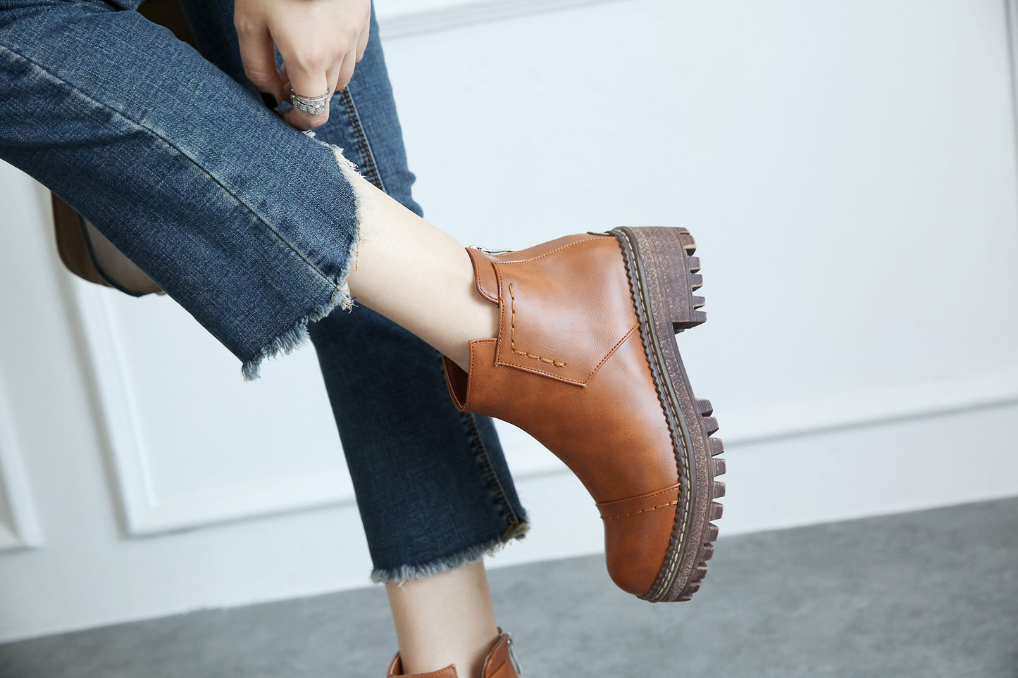 Leisure College Wind Motorcycle Boots Autumn Winter Low Heels Chelsea Boots